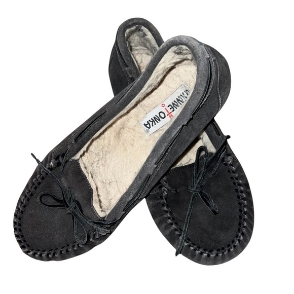 Minnetonka Women’s Gray Cozy Faux Fur Lined Moccasins Size 8 - Picture 1 of 5